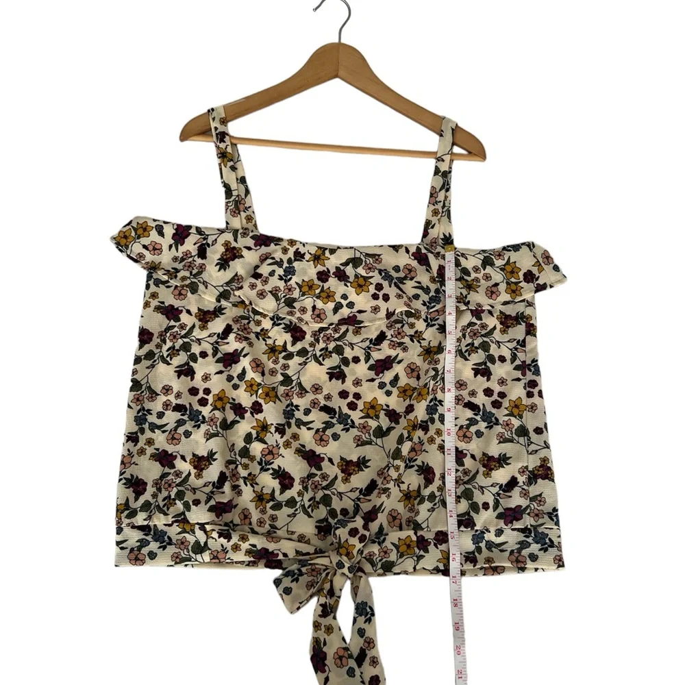 Floral Ruffle Blouse - Picture 4 of 7